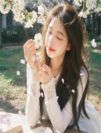 收视第一：陌路人恋曲场景布置分析：环境设计与主题呼应探讨